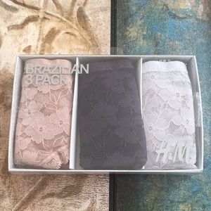 H&M / SIZE MEDIUM 3-PACK LACE BRAZILIAN BRIEFS